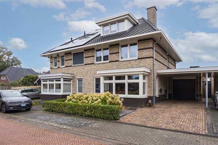 Raanhuisstraat 16 in Delden foto
