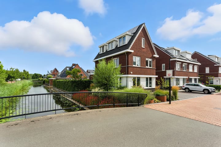 Raapzaadhof 1 in Alblasserdam