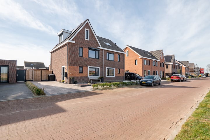 Raasstraat 8 in 's-Heerenhoek