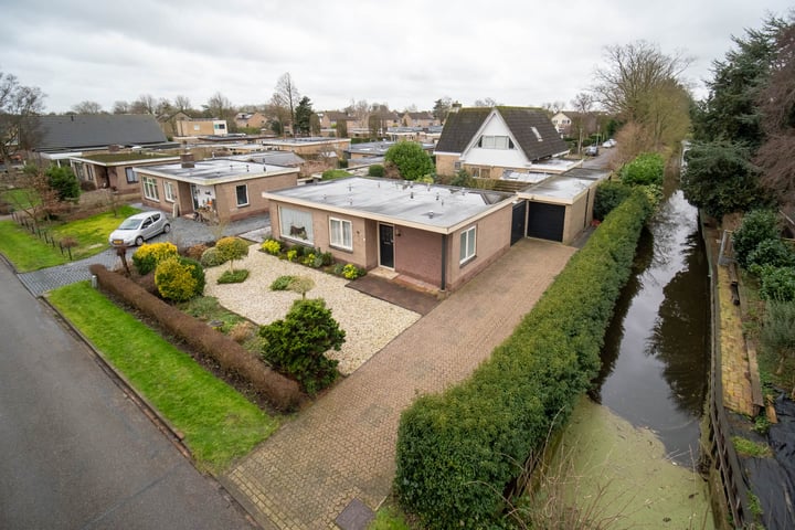 Radboudstraat 2 in Hoogwoud foto
