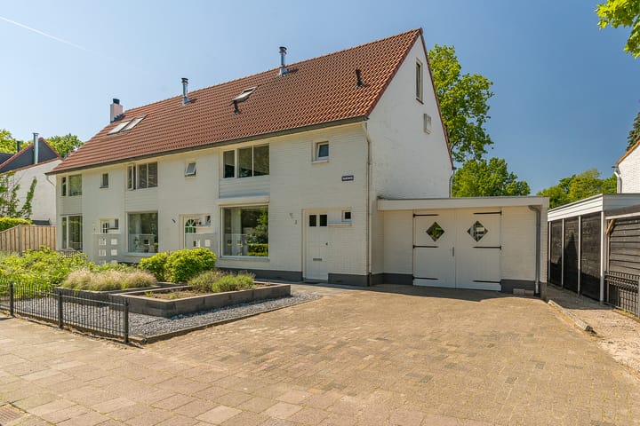 Randweg 2 in Nunspeet foto