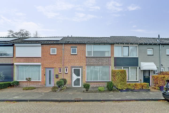 Ranonkelstraat 8 in Waalwijk foto