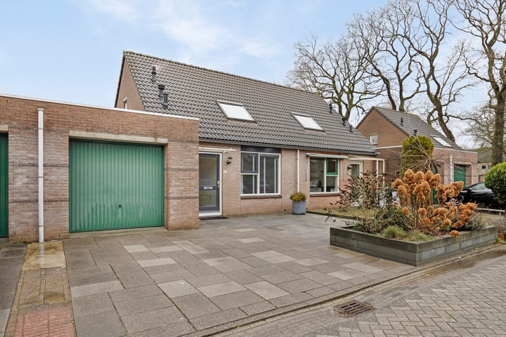 Ransuil 97 in Emmen foto