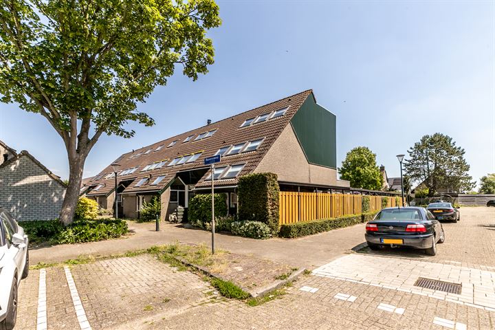 Ravenswey 24 in Oud-Beijerland foto