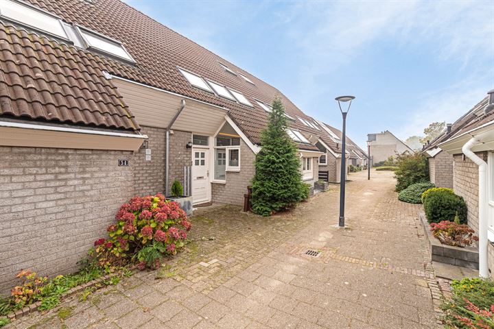 Ravenswey 52 in Oud-Beijerland foto