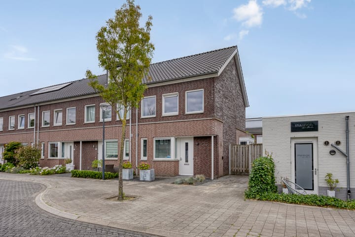 Reaal 18 in Uden foto