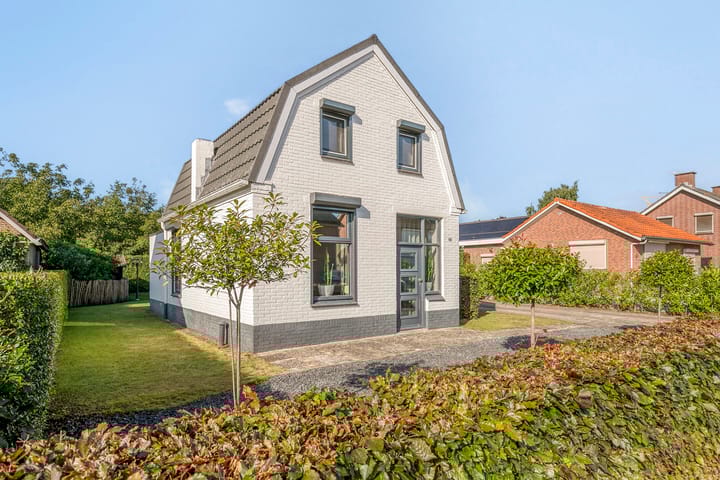 Rector Aldenhuysenstraat 46 in Handel foto