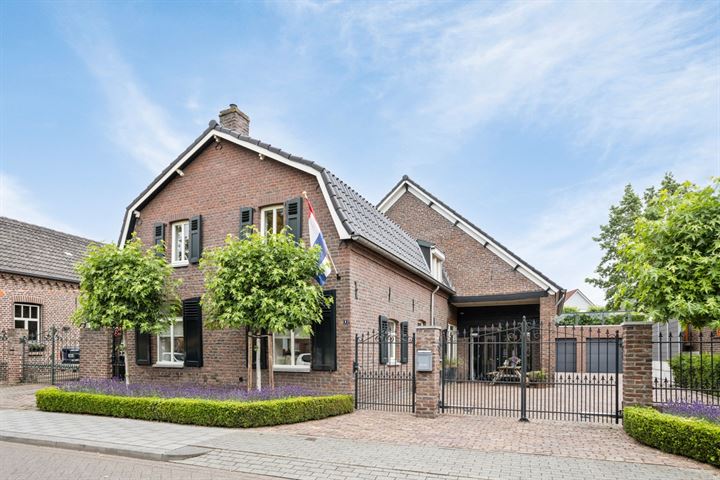 Rector Hendrixstraat 9 in Maasbracht foto