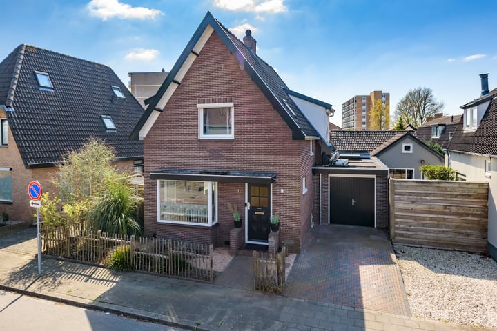 Reeënlaan 11 in Apeldoorn foto
