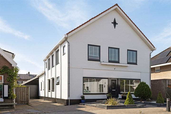 Reeweg 28 in Hendrik-Ido-Ambacht foto