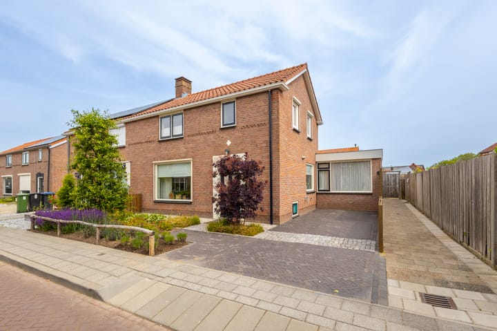 Reeweg 31 in Werkendam foto