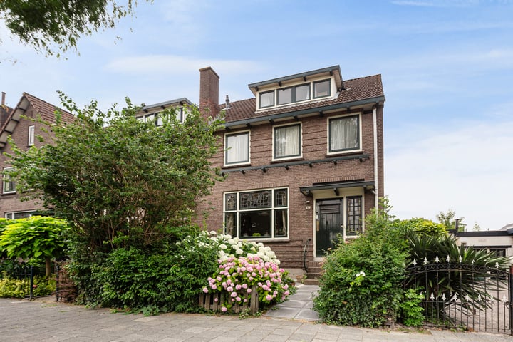 Reeweg Oost 117 in Dordrecht foto