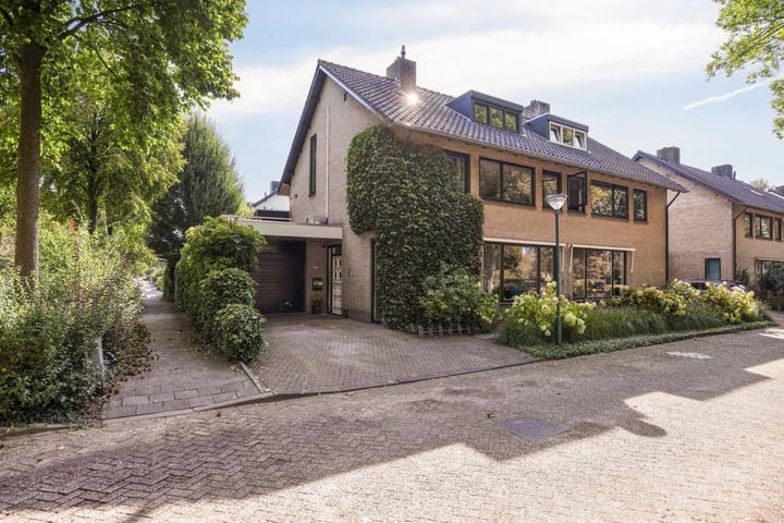 Refeling 53 in Nuenen foto