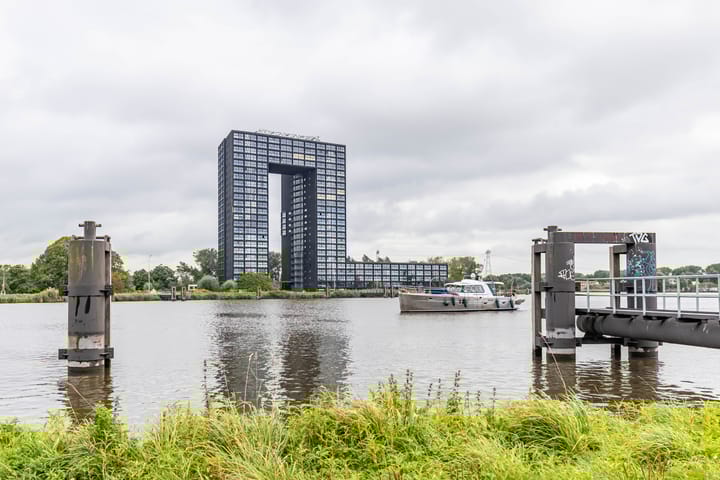 Regattaweg 276 in Groningen foto