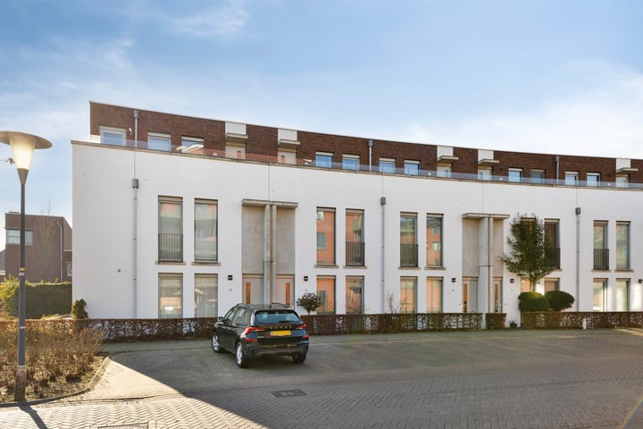 Regenboogven 121 in Veldhoven foto