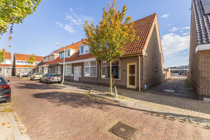 Reguliersdwarsstraat 14 in Beverwijk foto
