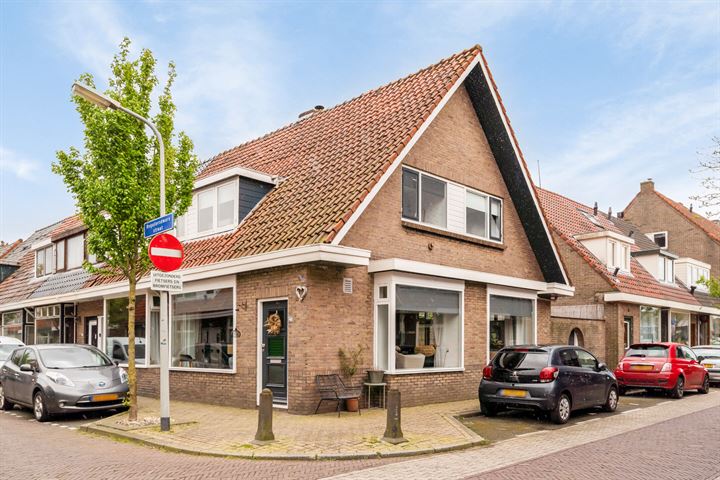 Reguliersdwarsstraat 27 in Beverwijk foto