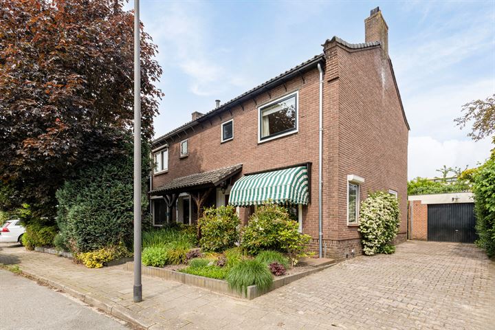 Reinaldstraat 8 in Velp foto
