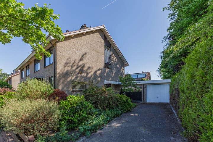 Rembrandt van Rijnlaan 28 in Oegstgeest