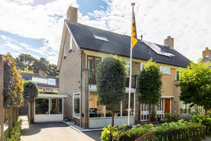 Rembrandtlaan 225 in Sliedrecht foto