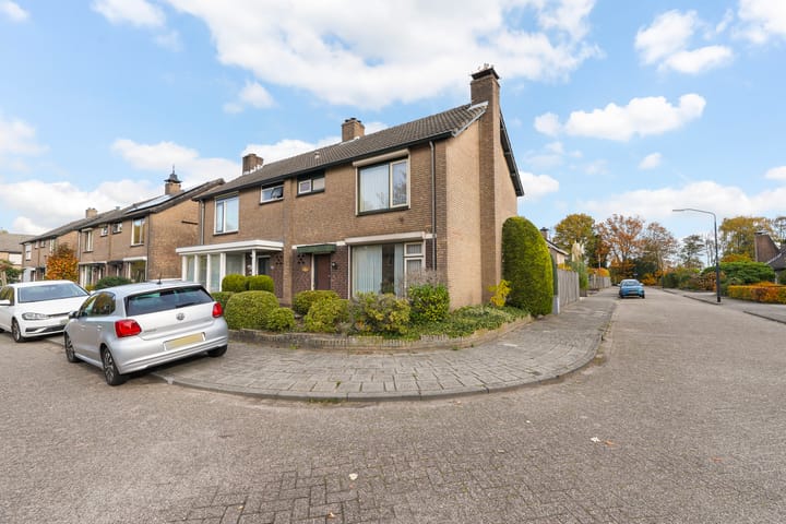 Rembrandtlaan 23 in Sprang-Capelle foto