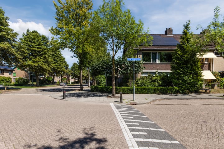 Rembrandtlaan 25 in Best foto