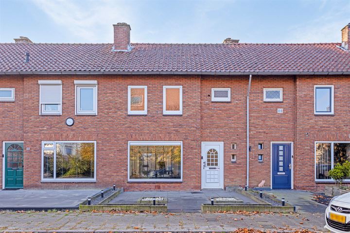 Rembrandtlaan 32 in Almelo foto