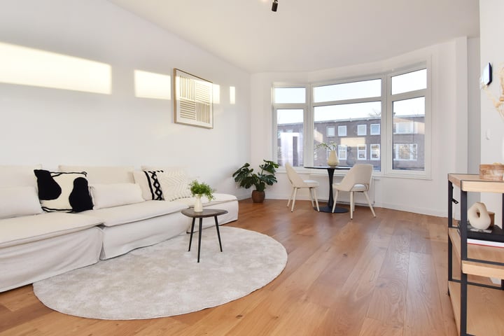 Rembrandtlaan 33A-1 in Schiedam foto