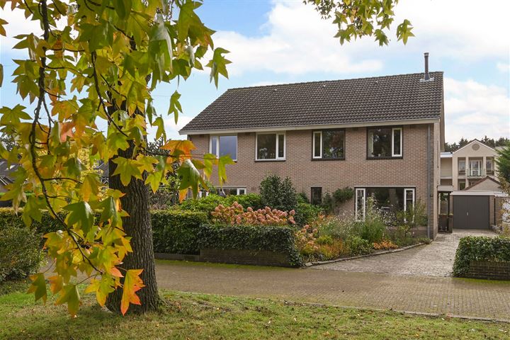 Rembrandtlaan 39 in Huizen foto