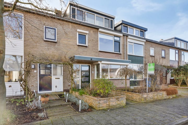 Rembrandtlaan 56 in Alphen aan den Rijn foto