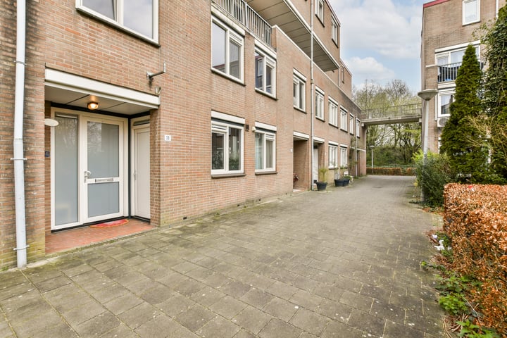 Remmerdenplein 11 in Amsterdam foto
