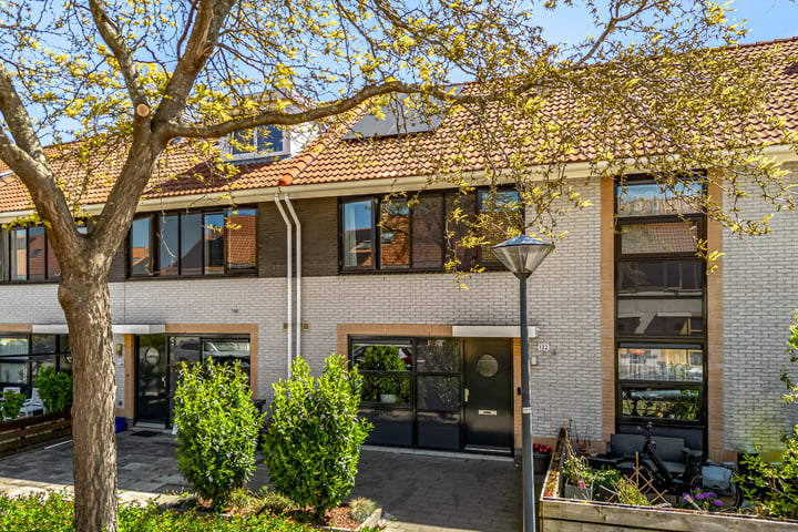 Renoirhof 132 in Hoorn