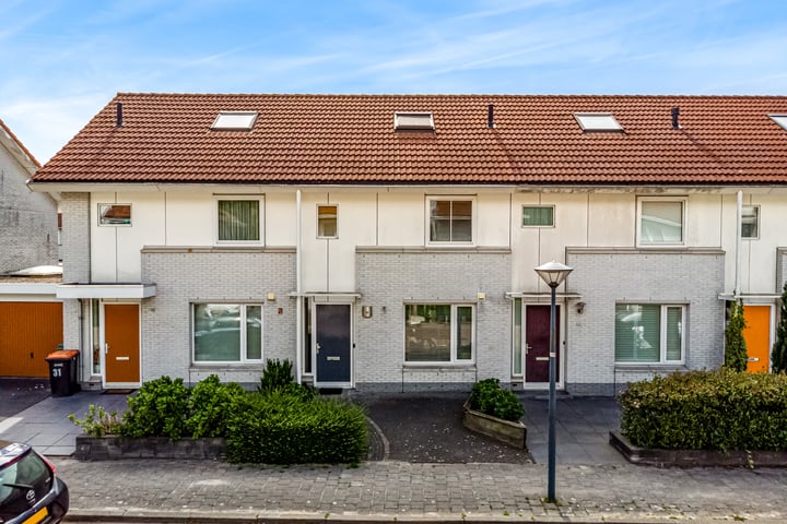 Renoirhof 32 in Hoorn