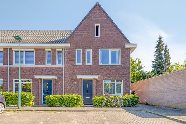 Reparatusstraat 2 in Dongen foto