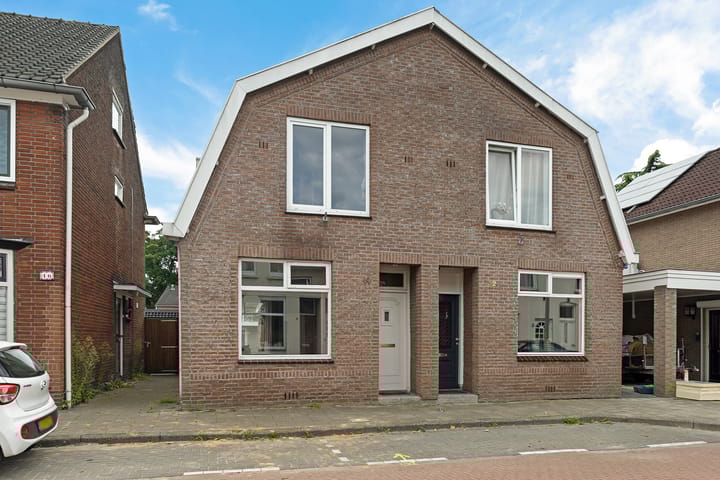 Resedastraat 14 in Enschede foto