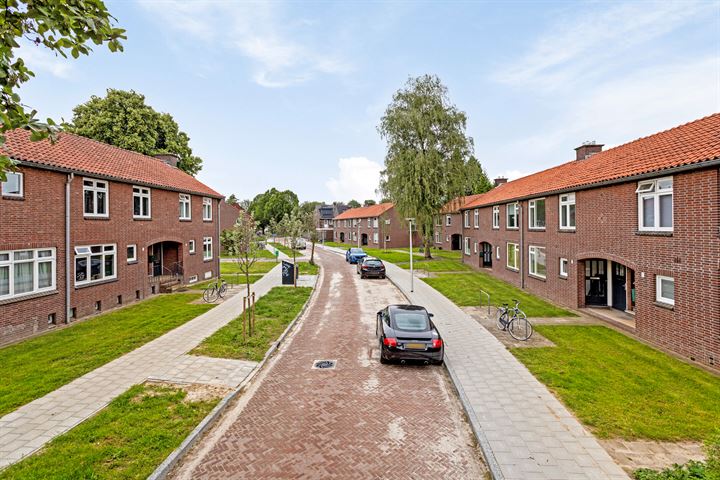 Resedastraat 20 in Hengelo foto