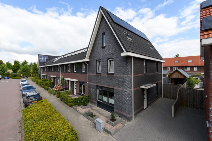Resedawitje 15 in Wolvega foto