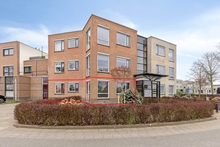 Reuzenpandasingel 210 in Heerhugowaard foto