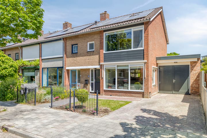 Rialaan 24 in Oostvoorne foto
