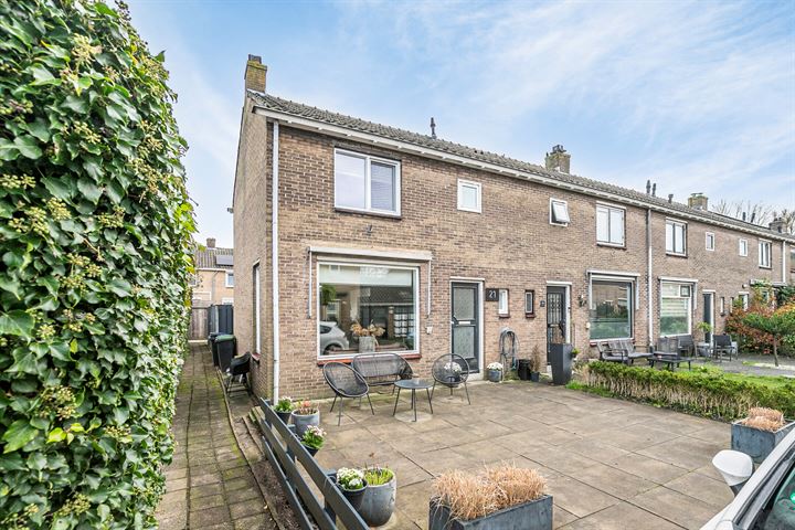Ribeslaan 21 in Schiedam foto