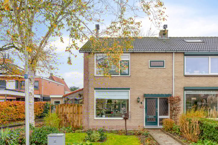 Ridder van Dorpstraat 16 in Nieuw-Beijerland