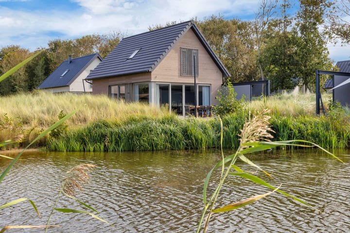 Ridderstee 124 in Ouddorp foto