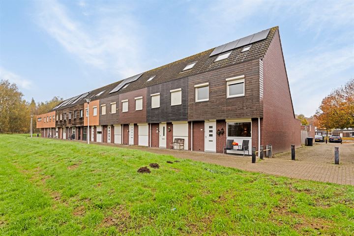 Riethovenerf 45 in Tilburg foto