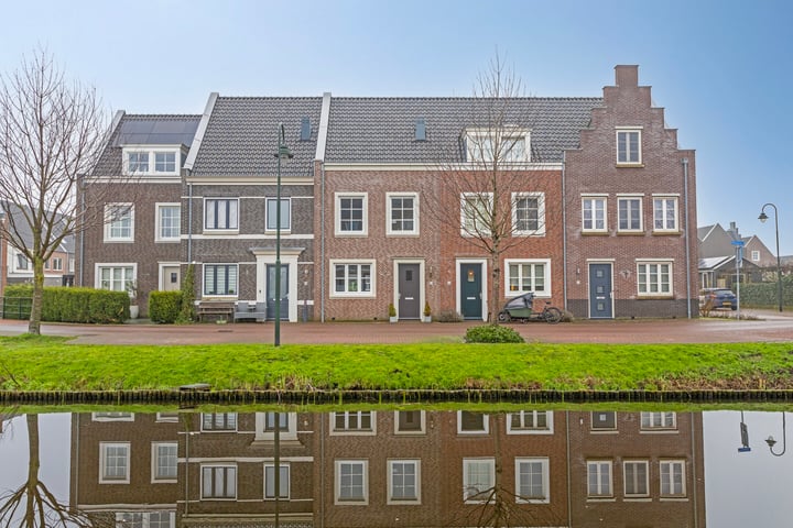 Rietoever 24 in Roelofarendsveen foto