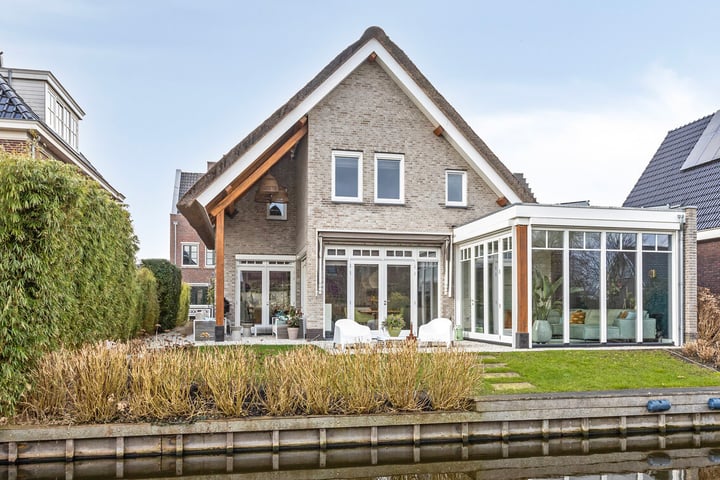Rietoever 65 in Roelofarendsveen foto