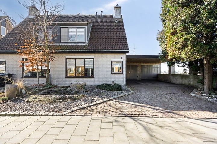 Rietstraat 15 in Lage Zwaluwe foto