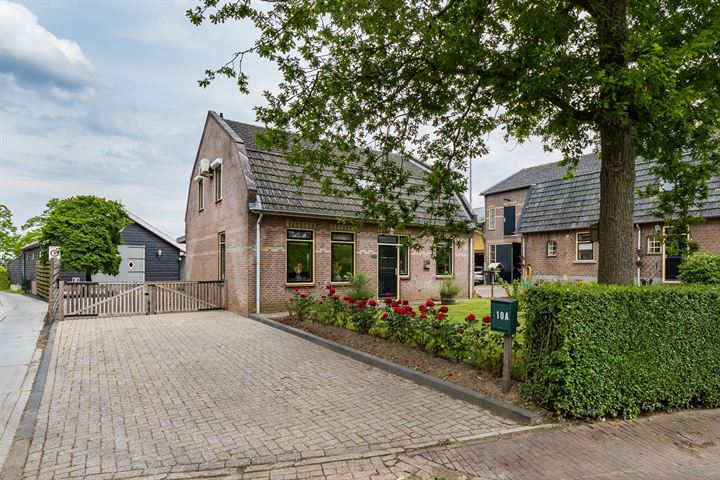 Rij- en Uitweg 10a in Herwijnen foto