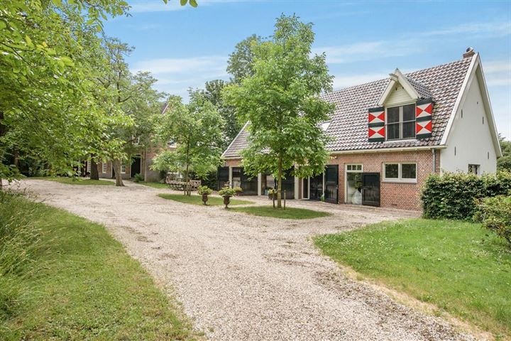 Rijksstraatweg 213 in Loenersloot foto