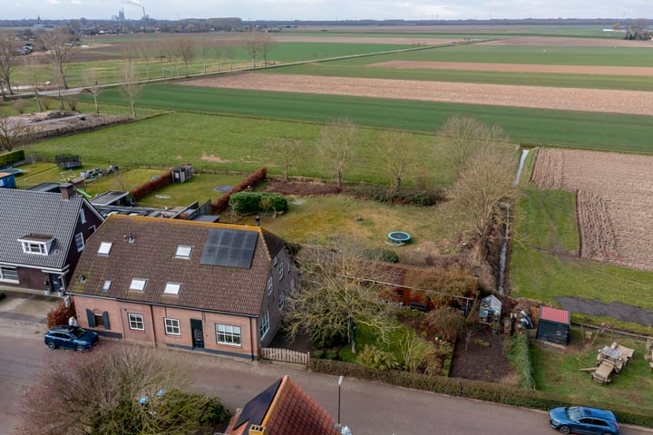 Rijksweg 13 in Nieuwendijk foto