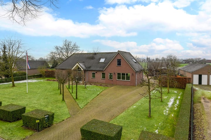 Rijksweg 266 in Heumen foto